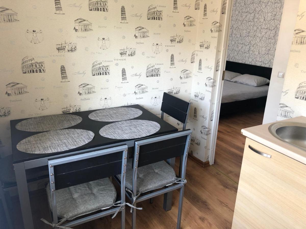 Apartamenti Elkonju 3 لييبايا المظهر الخارجي الصورة
